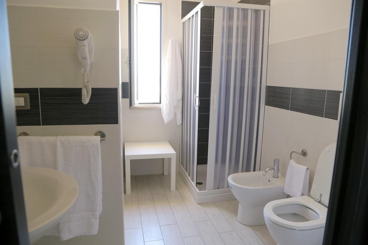 Rooms La Perla Del Mare 玛格丽塔萨沃亚 外观 照片